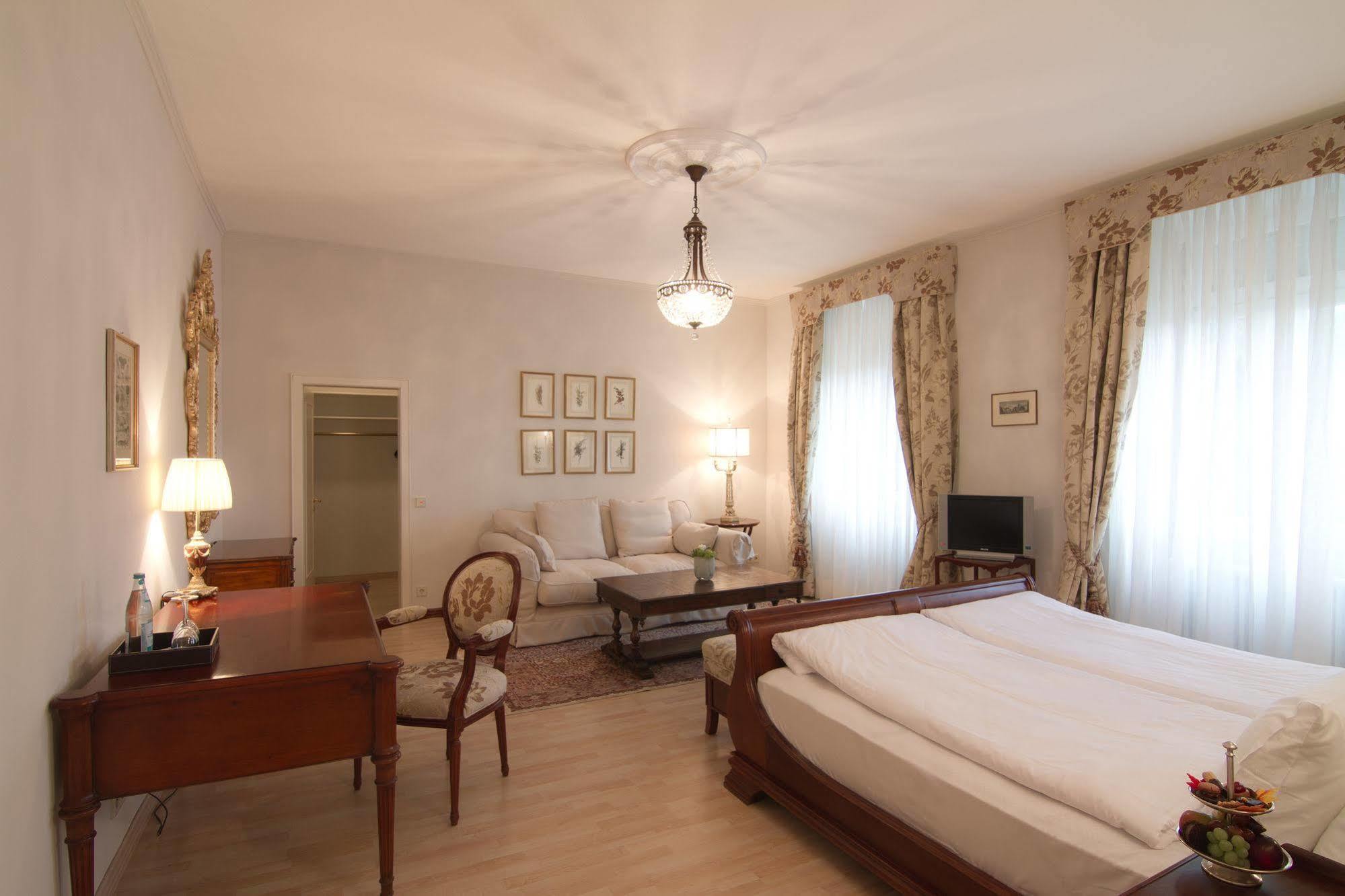 Hotel Romerbad Badenweiler Bagian luar foto