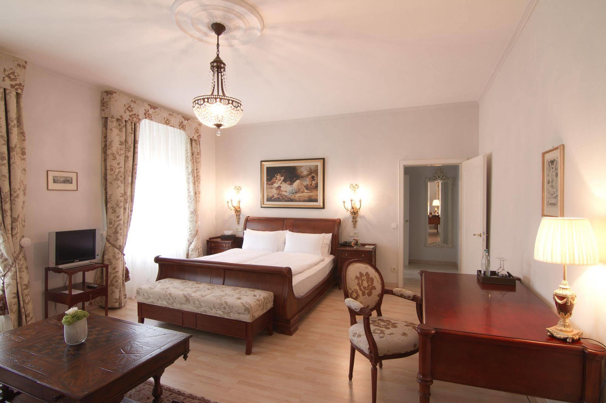 Hotel Romerbad Badenweiler Bagian luar foto